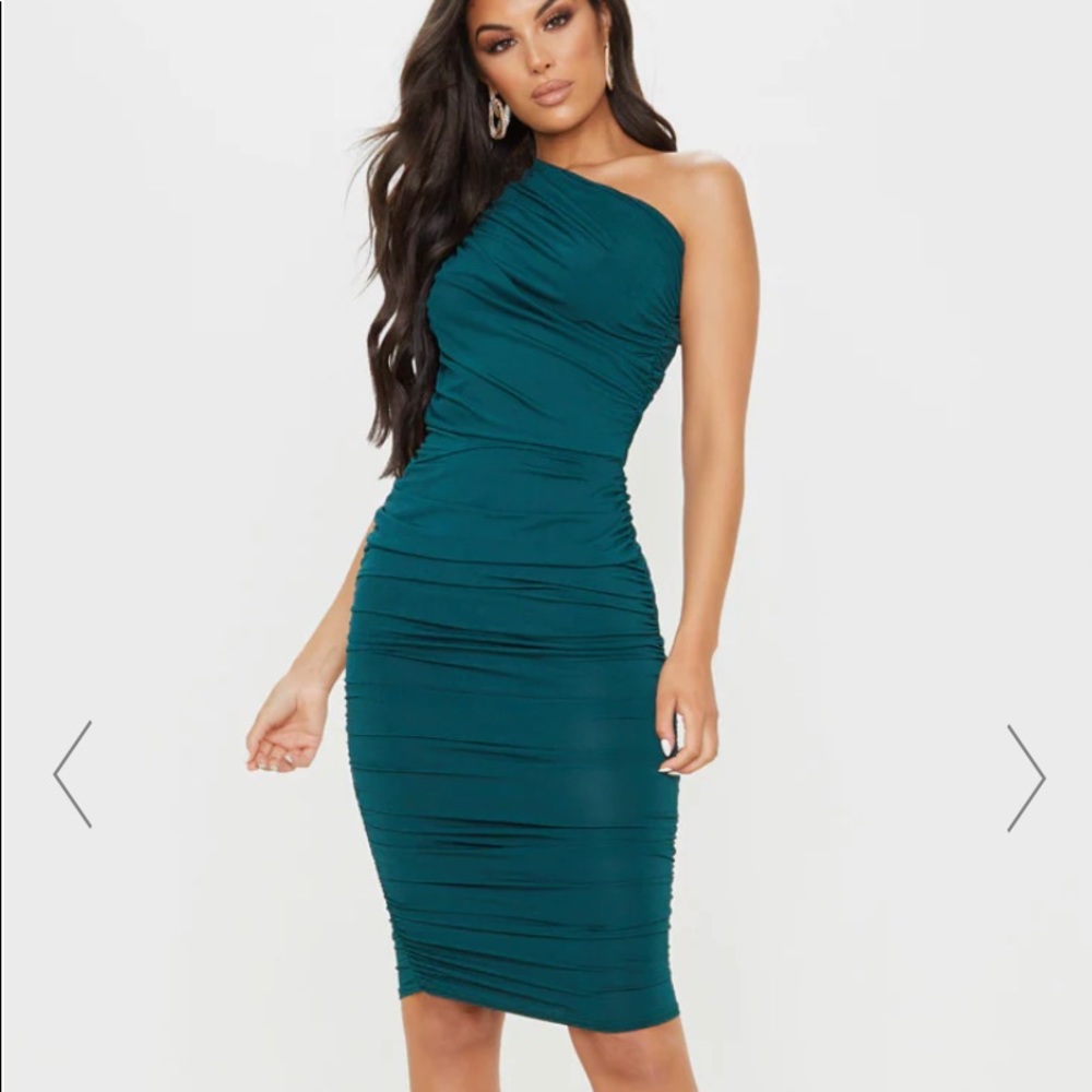 PRETTY LITTLE THING emerald green slinky ruched one shoulder midi dress size 2